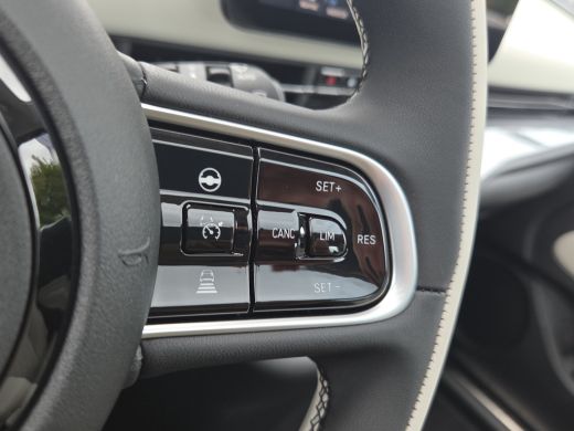 Fiat 500 La Prima Panoramadak | Vol leder | Stoelverwarming | Voorruit verwarming | JBL Audio | Adaptieve ... ActivLease financial lease