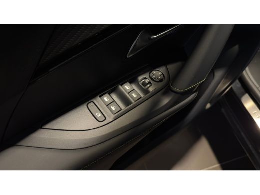 Peugeot 2008 GT | Active Safety Brake met camera en radar (automatisch noodremsysteem) met Distance Alert (waa... ActivLease financial lease