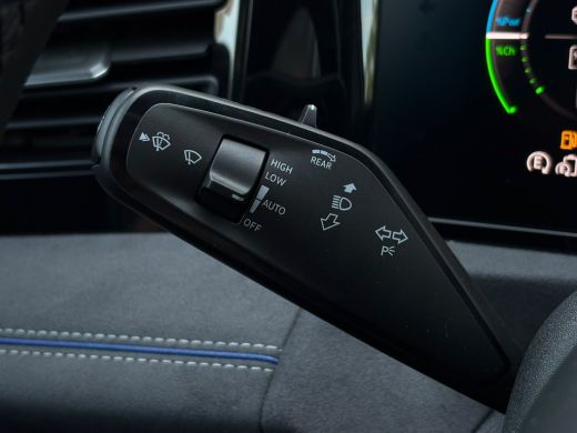 Volkswagen Tiguan R-Line Edition - eHybrid | 'App-Connect' draadloze smartphone integratie | Automatische afstandsr... ActivLease financial lease