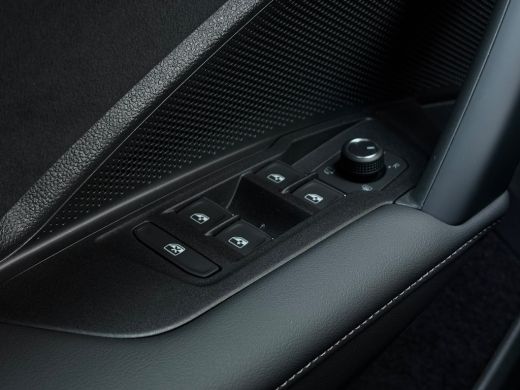 Volkswagen Tiguan R-Line Edition - eHybrid | 'App-Connect' draadloze smartphone integratie | Automatische afstandsr... ActivLease financial lease