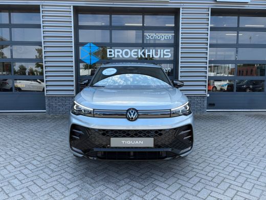 Volkswagen Tiguan R-Line Edition - eHybrid | 'App-Connect' draadloze smartphone integratie | Automatische afstandsr... ActivLease financial lease