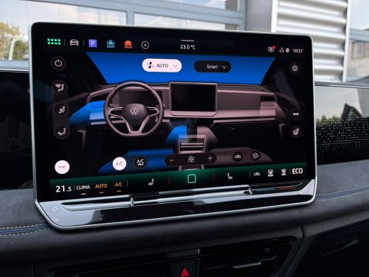 Volkswagen Tiguan R-Line Edition - eHybrid | 'App-Connect' draadloze smartphone integratie | Automatische afstandsr... ActivLease financial lease