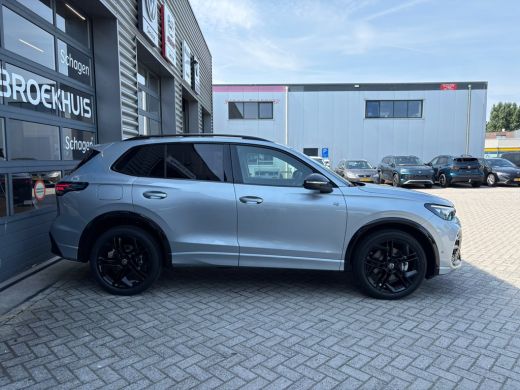 Volkswagen Tiguan R-Line Edition - eHybrid | 'App-Connect' draadloze smartphone integratie | Automatische afstandsr... ActivLease financial lease