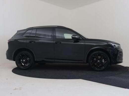 Volkswagen Tiguan R-Line Edition - eHybrid | 'App-Connect' draadloze smartphone integratie | Automatische afstandsr... ActivLease financial lease