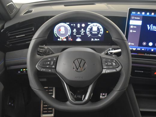 Volkswagen Tiguan R-Line Edition - eHybrid | 'App-Connect' draadloze smartphone integratie | Automatische afstandsr... ActivLease financial lease