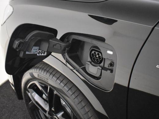 Volkswagen Tiguan R-Line Edition - eHybrid | 'App-Connect' draadloze smartphone integratie | Automatische afstandsr... ActivLease financial lease