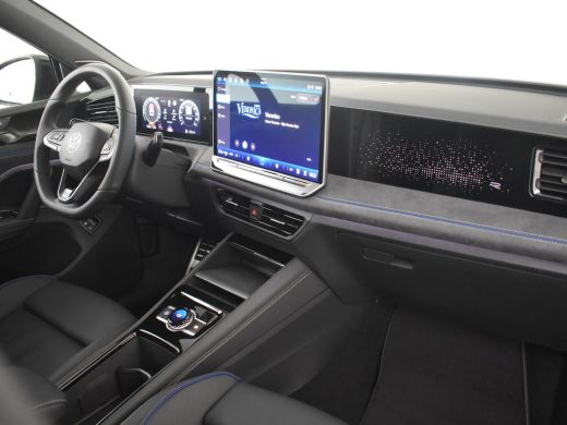 Volkswagen Tiguan R-Line Edition - eHybrid | 'App-Connect' draadloze smartphone integratie | Automatische afstandsr... ActivLease financial lease