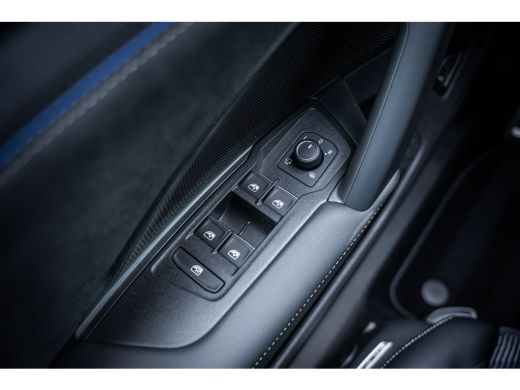 Volkswagen Tiguan R-Line Edition - eHybrid | 'App-Connect' draadloze smartphone integratie | Automatische afstandsr... ActivLease financial lease