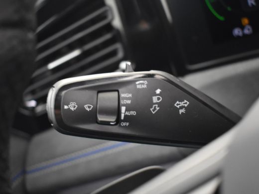 Volkswagen Tiguan R-Line Edition - eHybrid | 'App-Connect' draadloze smartphone integratie | Automatische afstandsr... ActivLease financial lease