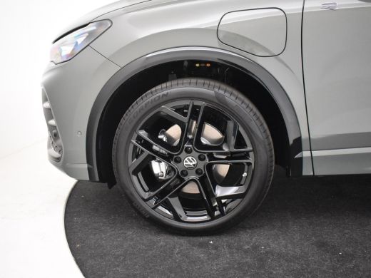Volkswagen Tiguan R-Line Edition - eHybrid | 'App-Connect' draadloze smartphone integratie | Automatische afstandsr... ActivLease financial lease