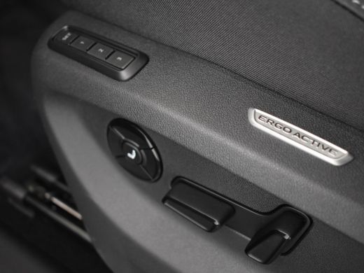 Volkswagen Tiguan R-Line Edition - eHybrid | 'App-Connect' draadloze smartphone integratie | Automatische afstandsr... ActivLease financial lease