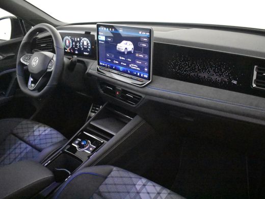 Volkswagen Tiguan R-Line Edition - eHybrid | 'App-Connect' draadloze smartphone integratie | Automatische afstandsr... ActivLease financial lease