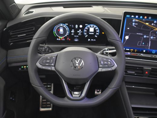 Volkswagen Tiguan R-Line Edition - eHybrid | 'App-Connect' draadloze smartphone integratie | Automatische afstandsr... ActivLease financial lease