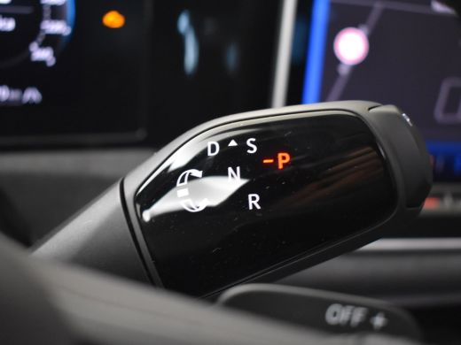 Volkswagen Tiguan R-Line Edition - eHybrid | 'App-Connect' draadloze smartphone integratie | Automatische afstandsr... ActivLease financial lease