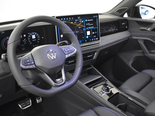 Volkswagen Tiguan R-Line Edition - eHybrid | 'App-Connect' draadloze smartphone integratie | Automatische afstandsr... ActivLease financial lease