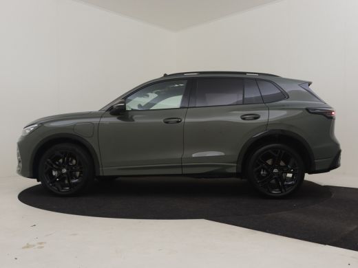 Volkswagen Tiguan R-Line Edition - eHybrid | 'App-Connect' draadloze smartphone integratie | Automatische afstandsr... ActivLease financial lease