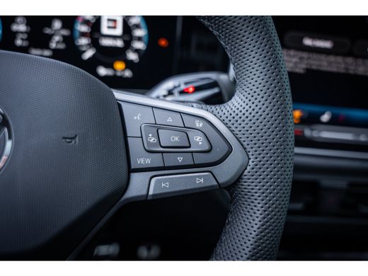 Volkswagen Tiguan R-Line Edition - eHybrid | 'App-Connect' draadloze smartphone integratie | Automatische afstandsr... ActivLease financial lease