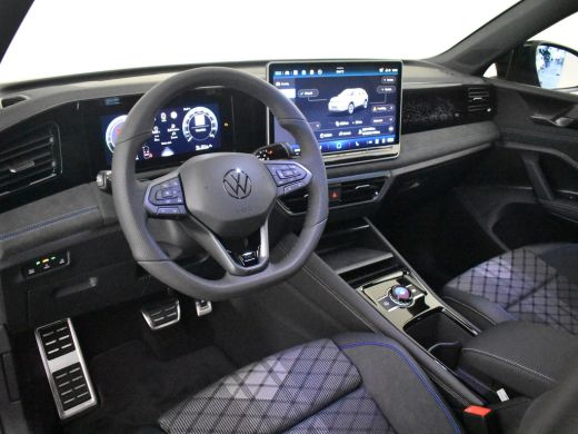 Volkswagen Tiguan R-Line Edition - eHybrid | 'App-Connect' draadloze smartphone integratie | Automatische afstandsr... ActivLease financial lease