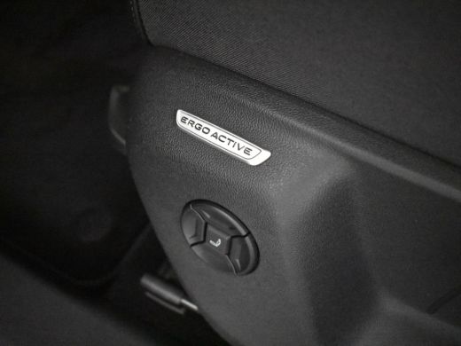 Volkswagen Tiguan R-Line Edition - eHybrid | 'App-Connect' draadloze smartphone integratie | Automatische afstandsr... ActivLease financial lease