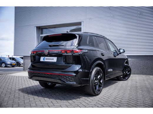 Volkswagen Tiguan R-Line Edition - eHybrid | 'App-Connect' draadloze smartphone integratie | Automatische afstandsr... ActivLease financial lease