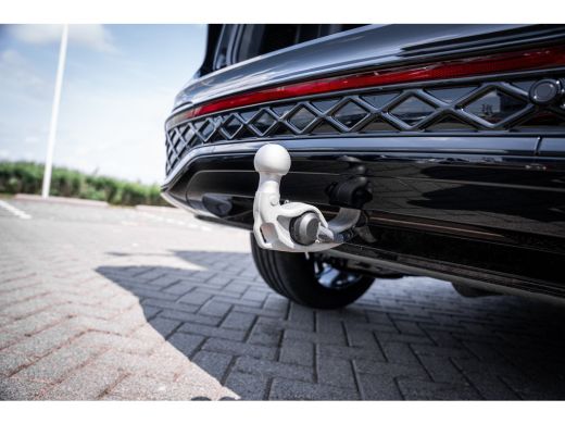 Volkswagen Tiguan R-Line Edition - eHybrid | 'App-Connect' draadloze smartphone integratie | Automatische afstandsr... ActivLease financial lease