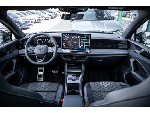 Volkswagen Tiguan R-Line Edition - eHybrid | 'App-Connect' draadloze smartphone integratie | Automatische afstandsr... ActivLease financial lease