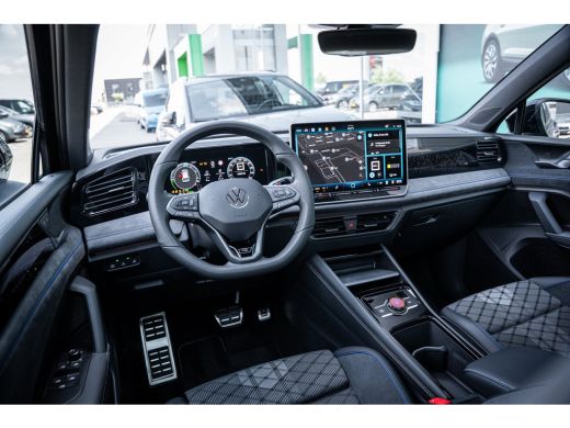 Volkswagen Tiguan R-Line Edition - eHybrid | 'App-Connect' draadloze smartphone integratie | Automatische afstandsr... ActivLease financial lease
