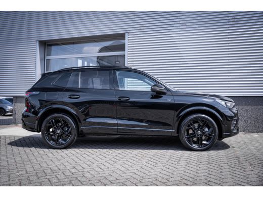 Volkswagen Tiguan R-Line Edition - eHybrid | 'App-Connect' draadloze smartphone integratie | Automatische afstandsr... ActivLease financial lease