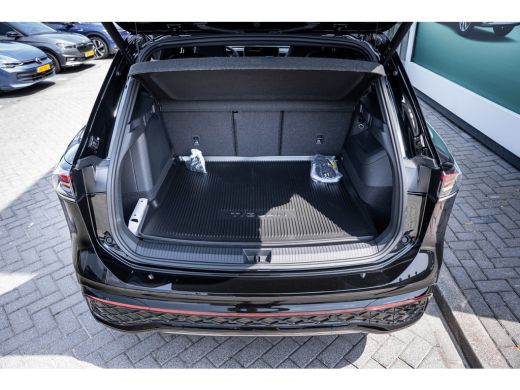 Volkswagen Tiguan R-Line Edition - eHybrid | 'App-Connect' draadloze smartphone integratie | Automatische afstandsr... ActivLease financial lease