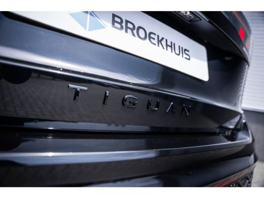 Volkswagen Tiguan R-Line Edition - eHybrid | 'App-Connect' draadloze smartphone integratie | Automatische afstandsr... ActivLease financial lease