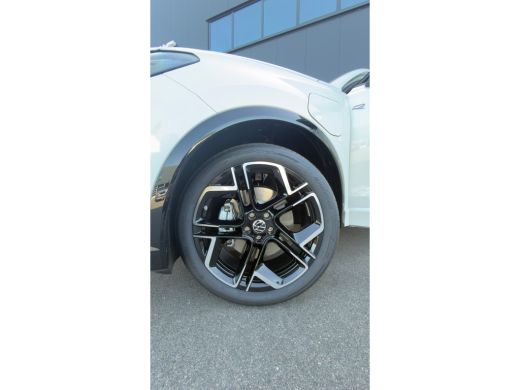Volkswagen Tiguan R-Line Edition - eHybrid | 'App-Connect' draadloze smartphone integratie | Automatische afstandsr... ActivLease financial lease