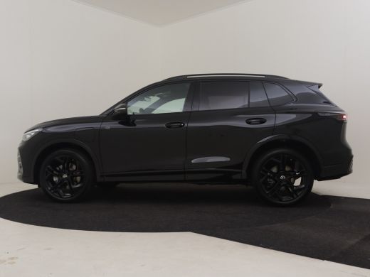 Volkswagen Tiguan R-Line Edition - eHybrid | 'App-Connect' draadloze smartphone integratie | Automatische afstandsr... ActivLease financial lease