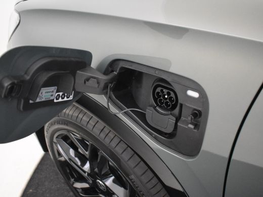 Volkswagen Tiguan R-Line Edition - eHybrid | 'App-Connect' draadloze smartphone integratie | Automatische afstandsr... ActivLease financial lease