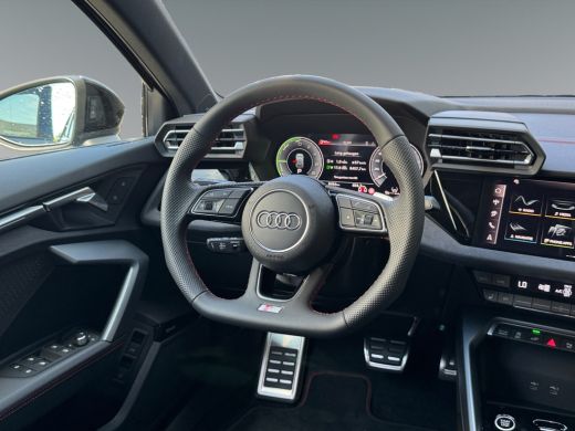 Audi A3 Sportback 40 204pk TFSI e S edition Trekhaak | Leder valcona rode stiksel | Achteruitrijcamera ActivLease financial lease