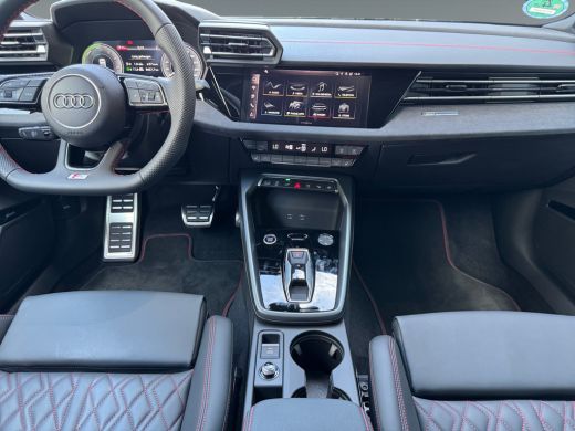 Audi A3 Sportback 40 204pk TFSI e S edition Trekhaak | Leder valcona rode stiksel | Achteruitrijcamera ActivLease financial lease
