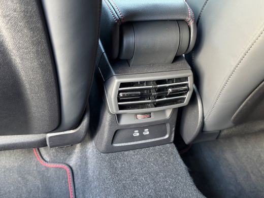 Audi A3 Sportback 40 204pk TFSI e S edition Trekhaak | Leder valcona rode stiksel | Achteruitrijcamera ActivLease financial lease
