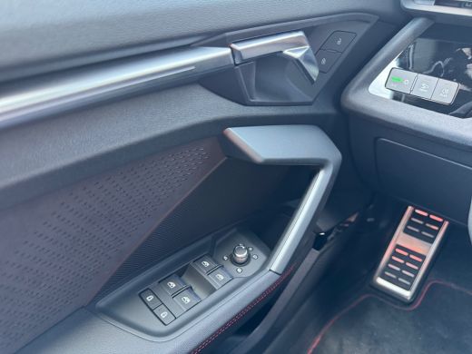 Audi A3 Sportback 40 204pk TFSI e S edition Trekhaak | Leder valcona rode stiksel | Achteruitrijcamera ActivLease financial lease