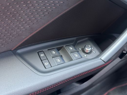 Audi A3 Sportback 40 204pk TFSI e S edition Trekhaak | Leder valcona rode stiksel | Achteruitrijcamera ActivLease financial lease