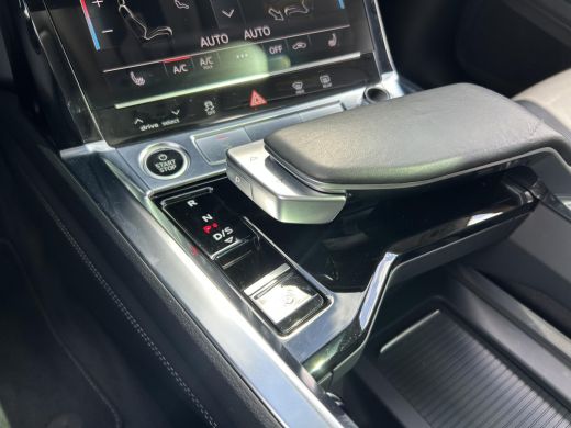 Audi e-tron 55 quattro Business edition Plus 95 kWh NL-AUTO | SOH 90%| PANODAK | LEDER ActivLease financial lease