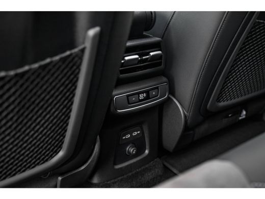 Audi Q4 e-tron S edition | 3-zone airconditioning | Achterklep, automatisch bedienbaar | Achteruitrijcamera ActivLease financial lease