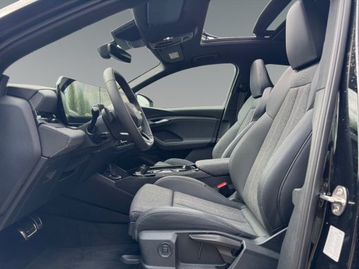 Audi Q6 e-tron S edition quattro 100 kWh 429pk Winterpakket | 360 Area view camera | Glazen panoramadak ActivLease financial lease