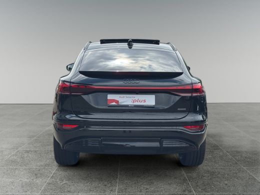 Audi Q6 e-tron S edition quattro 100 kWh 429pk Winterpakket | 360 Area view camera | Glazen panoramadak ActivLease financial lease
