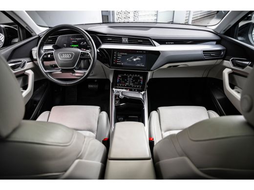 Audi Q8 Sportback e-tron 55 quattro S line | Massage | Luchtvering | Panoramadak | Stoelventilatie | 360 Camera | ActivLease financial lease
