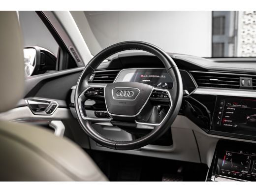 Audi Q8 Sportback e-tron 55 quattro S line | Massage | Luchtvering | Panoramadak | Stoelventilatie | 360 Camera | ActivLease financial lease