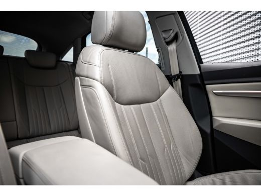 Audi Q8 Sportback e-tron 55 quattro S line | Massage | Luchtvering | Panoramadak | Stoelventilatie | 360 Camera | ActivLease financial lease