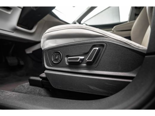 Audi Q8 Sportback e-tron 55 quattro S line | Massage | Luchtvering | Panoramadak | Stoelventilatie | 360 Camera | ActivLease financial lease
