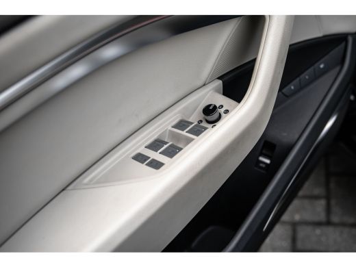 Audi Q8 Sportback e-tron 55 quattro S line | Massage | Luchtvering | Panoramadak | Stoelventilatie | 360 Camera | ActivLease financial lease