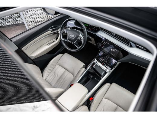 Audi Q8 Sportback e-tron 55 quattro S line | Massage | Luchtvering | Panoramadak | Stoelventilatie | 360 Camera | ActivLease financial lease