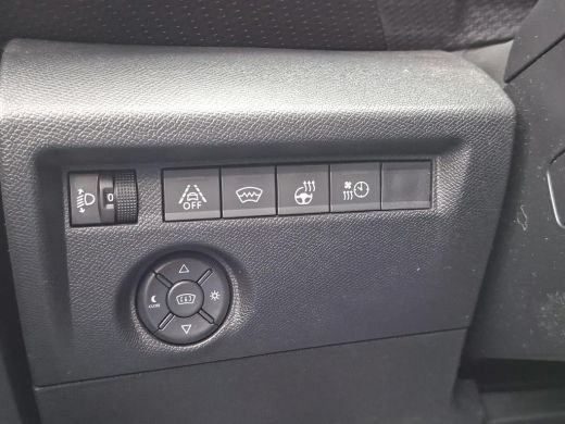 Citroën &euml;-C4 Shine 50 kWh | Achterbank in delen neerklapbaar | Achterbank met armsteun en skiluik | Achteropko... ActivLease financial lease