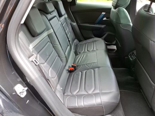Citroën &euml;-C4 Shine 50 kWh | Achterbank in delen neerklapbaar | Achterbank met armsteun en skiluik | Achteropko... ActivLease financial lease